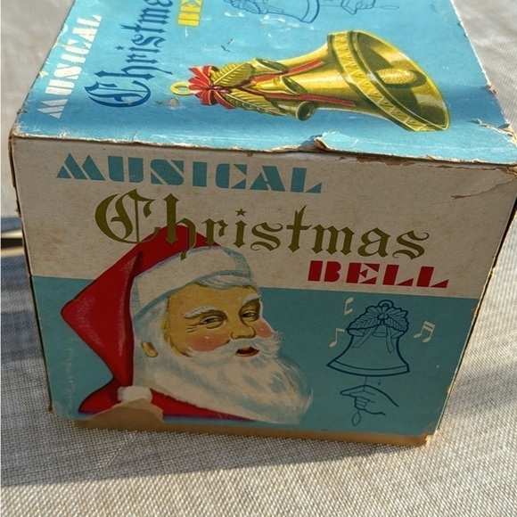 Vintage 🎉HP🎉 Christmas Bell 1960’s musical Christmas bells in the original box. - Picture 2 of 9
